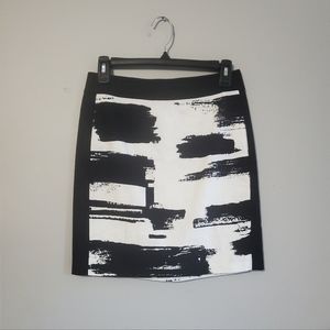 Ann Taylor Black White Skirt Petite Size 0